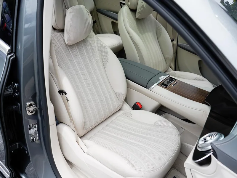 Mercedes-Benz EQS SUV 2023 EQS 450 4MATIC Pioneer Edition interior photo 14 Mercedes-Benz EQS SUV 2023 EQS 450 4MATIC Pioneer Edition interior photo 14