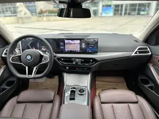 BMW 3 Series 2025 325i M Sports suit interior photo 14 BMW 3 Series 2025 325i M Sports suit interior photo 14
