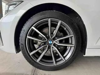 BMW 3 Series 2022 325Li M Sports suit interior photo 8 BMW 3 Series 2022 325Li M Sports suit interior photo 8