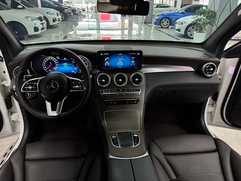 Mercedes-Benz GLC 2022 GLC 300 L 4MATIC Dinámico interior foto 12 Mercedes-Benz GLC 2022 GLC 300 L 4MATIC Dinámico interior foto 12