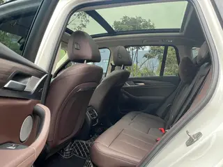 BMW X3 2022 xDrive30i Leading Type M Obsidian Night Suit interior photo 8 BMW X3 2022 xDrive30i Leading Type M Obsidian Night Suit interior photo 8
