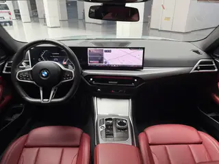 BMW 4 Series 2024 430i M Set de nuit de sport intérieur photo 16 BMW 4 Series 2024 430i M Set de nuit de sport intérieur photo 16