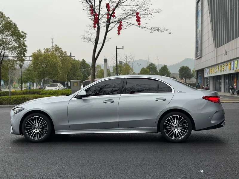 Mercedes-Benz C-Class 2022 C 260 L Sports version exterior photo 4 Mercedes-Benz C-Class 2022 C 260 L Sports version exterior photo 4
