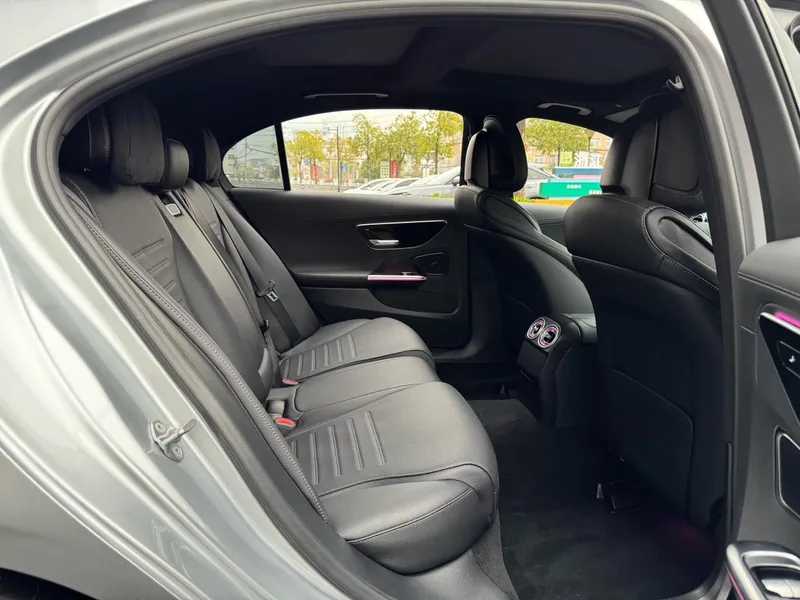 Mercedes-Benz C-Class 2022 C 260 L Sports version interior photo 10 Mercedes-Benz C-Class 2022 C 260 L Sports version interior photo 10