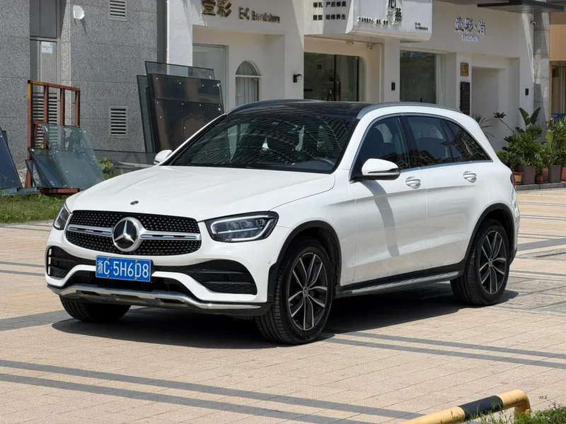 Mercedes-Benz GLC 2022 Three changes GLC 260 L 4MATIC Dynamic exterior photo 1 Mercedes-Benz GLC 2022 Three changes GLC 260 L 4MATIC Dynamic exterior photo 1