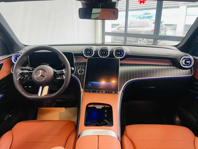 Mercedes-Benz GLC 2024 GLC 260 L 4MATIC Dynamic 5 seat exterior photo 7 Mercedes-Benz GLC 2024 GLC 260 L 4MATIC Dynamic 5 seat exterior photo 7
