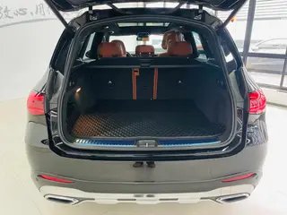 Mercedes-Benz GLC 2024 GLC 260 L 4MATIC Dynamic 5 seat interior photo 16 Mercedes-Benz GLC 2024 GLC 260 L 4MATIC Dynamic 5 seat interior photo 16