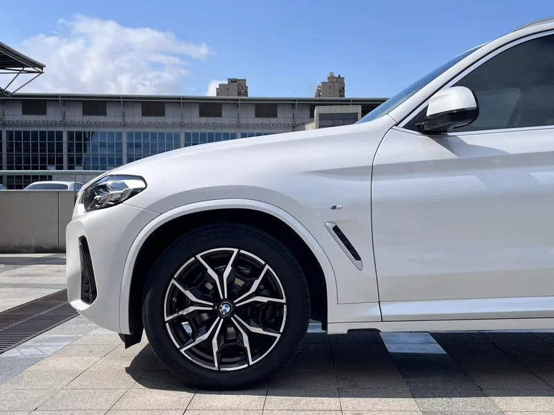BMW X3 2022 xDrive25i M Conjunto deportivo exterior foto 5 BMW X3 2022 xDrive25i M Conjunto deportivo exterior foto 5