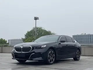BMW 5 Series 2025 530Li Leading Type M Sports suit