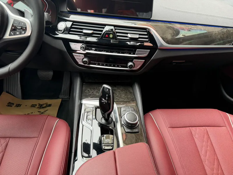 BMW 5 Series 2022 530Li Leading Type M Sports suit exterior photo 8 BMW 5 Series 2022 530Li Leading Type M Sports suit exterior photo 8