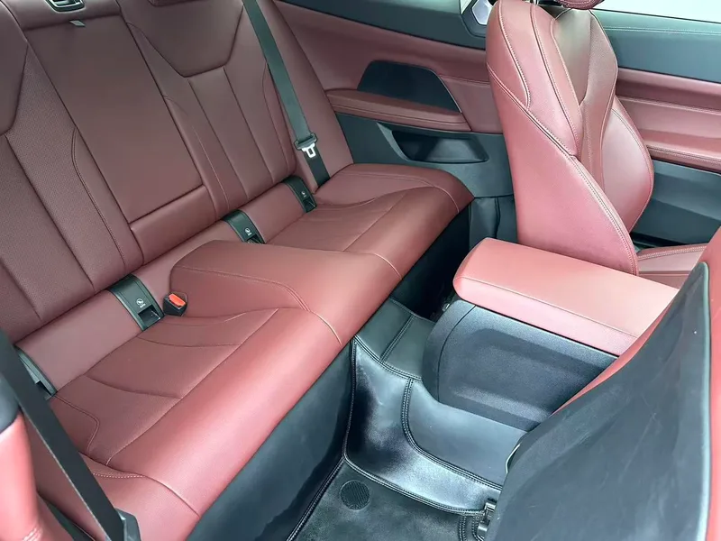 BMW 4 Series 2022 425i M Sports suit interior photo 8 BMW 4 Series 2022 425i M Sports suit interior photo 8