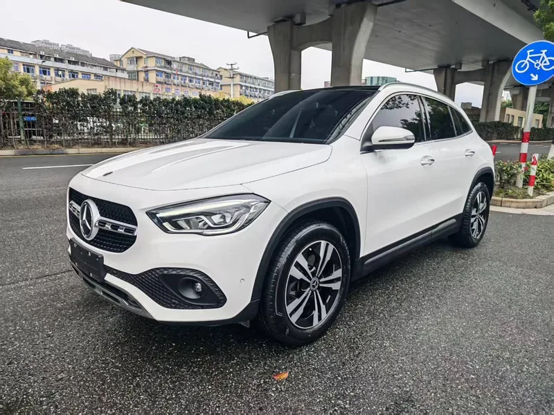 Mercedes-Benz GLA 2022 Mise à jour GLA 200 extérieur photo 1 Mercedes-Benz GLA 2022 Mise à jour GLA 200 extérieur photo 1