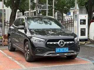 Mercedes-Benz GLA 2023 GLA 220 exterior photo 4