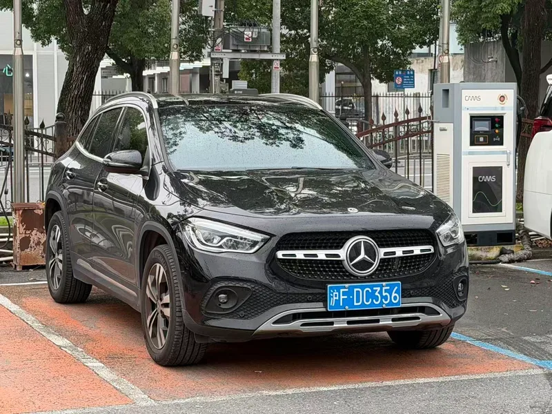 Mercedes-Benz GLA 2023 GLA 220 exterior photo 4