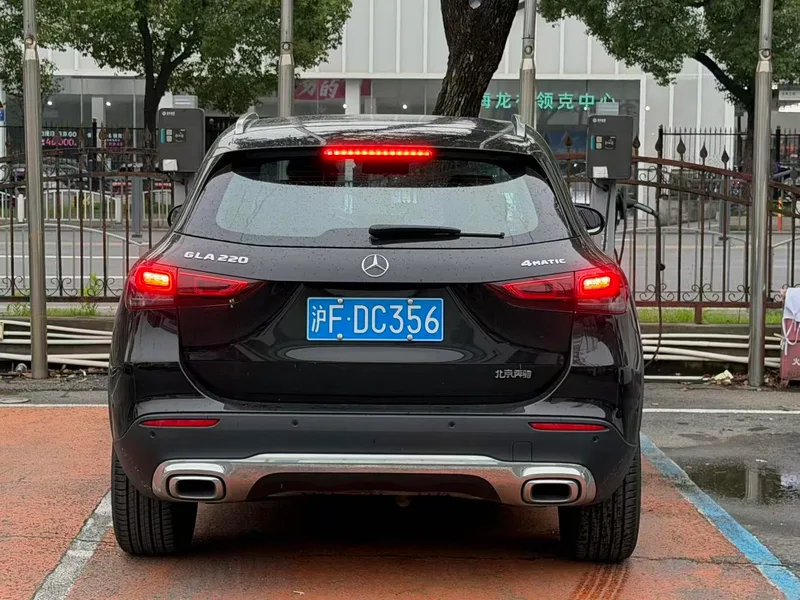 Mercedes-Benz GLA 2023 GLA 220 exterior photo 6