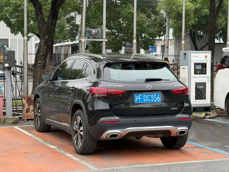 Mercedes-Benz GLA 2023 GLA 220 exterior photo 7