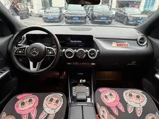Mercedes-Benz GLA 2023 GLA 220 interior photo 13