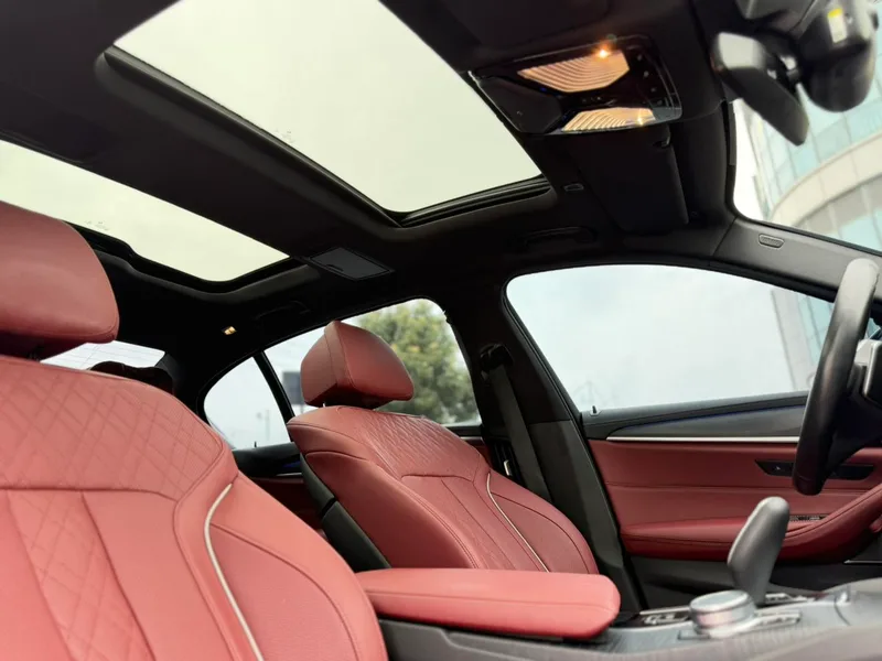 BMW 5 Series 2022 Restyling 530Li Premium Class M Sports suit exterior photo 7 BMW 5 Series 2022 Restyling 530Li Premium Class M Sports suit exterior photo 7