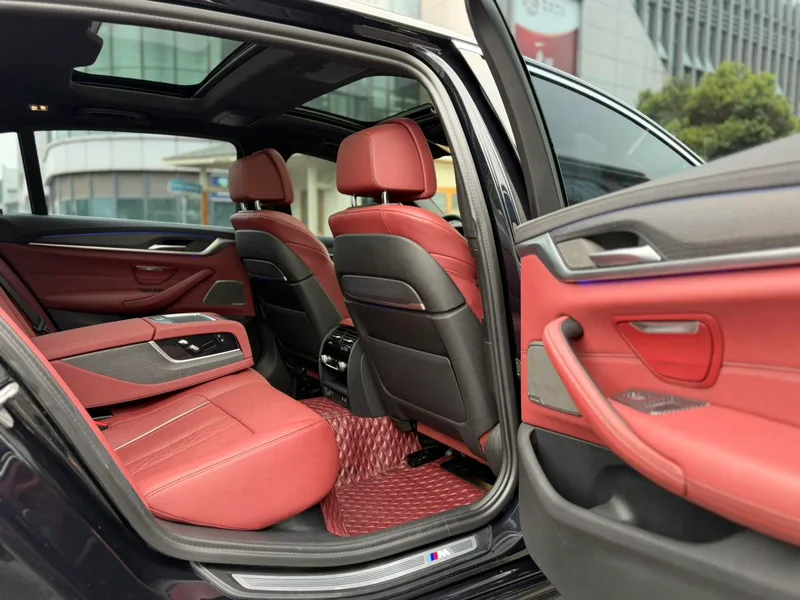 BMW 5 Series 2022 Restyling 530Li Premium Class M Sports suit interior photo 12 BMW 5 Series 2022 Restyling 530Li Premium Class M Sports suit interior photo 12