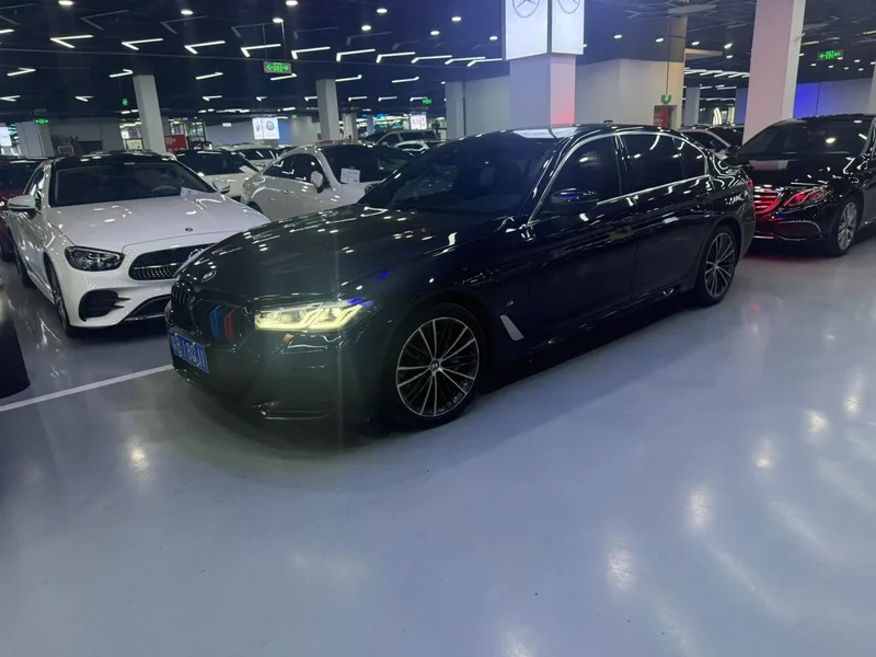 BMW 5 Series 2022 530Li Leading Type M Sports suit exterior photo 1 BMW 5 Series 2022 530Li Leading Type M Sports suit exterior photo 1