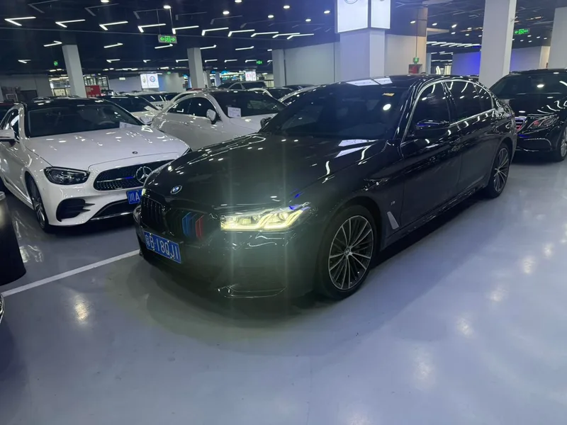 BMW 5 Series 2022 530Li Leading Type M Sports suit exterior photo 2 BMW 5 Series 2022 530Li Leading Type M Sports suit exterior photo 2