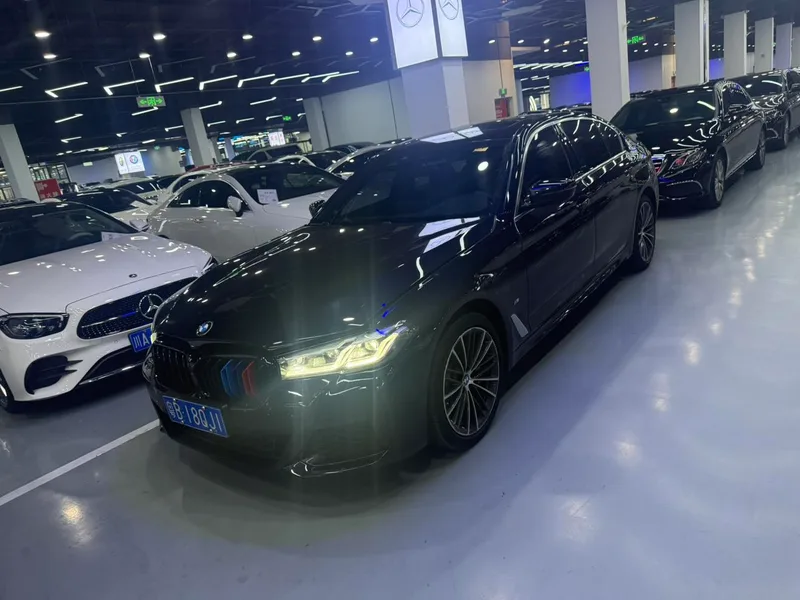 BMW 5 Series 2022 530Li Leading Type M Sports suit exterior photo 3 BMW 5 Series 2022 530Li Leading Type M Sports suit exterior photo 3