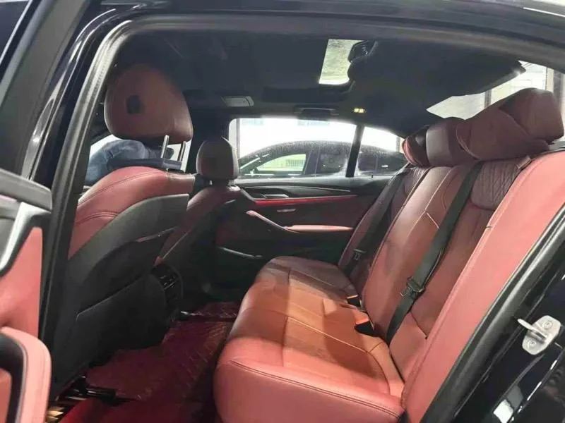 BMW 5 Series 2022 530Li Leading Type M Sports suit interior photo 6 BMW 5 Series 2022 530Li Leading Type M Sports suit interior photo 6