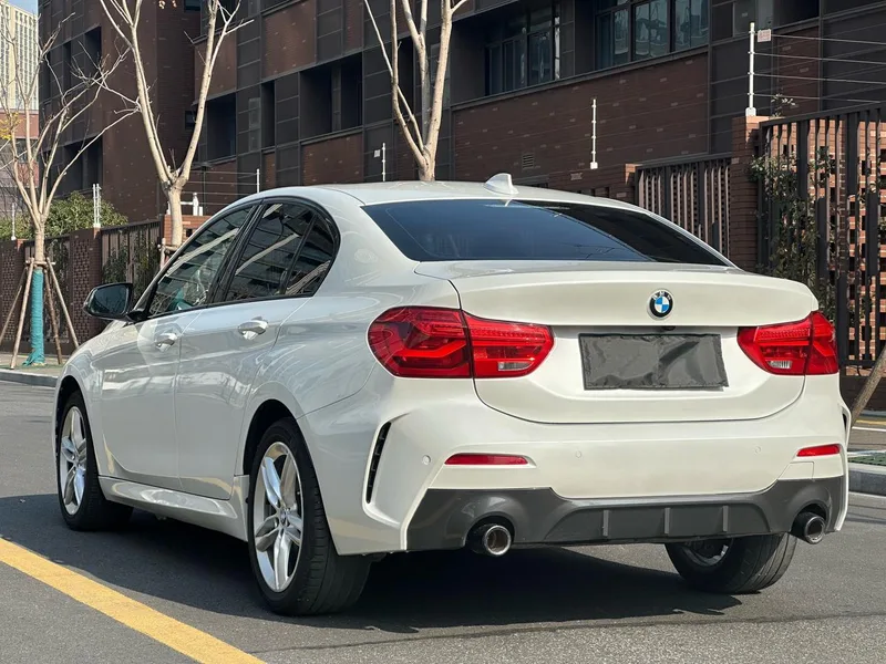 BMW 1 Series 2023 120i M Sports Obsidian Night Edition exterior photo 4 BMW 1 Series 2023 120i M Sports Obsidian Night Edition exterior photo 4