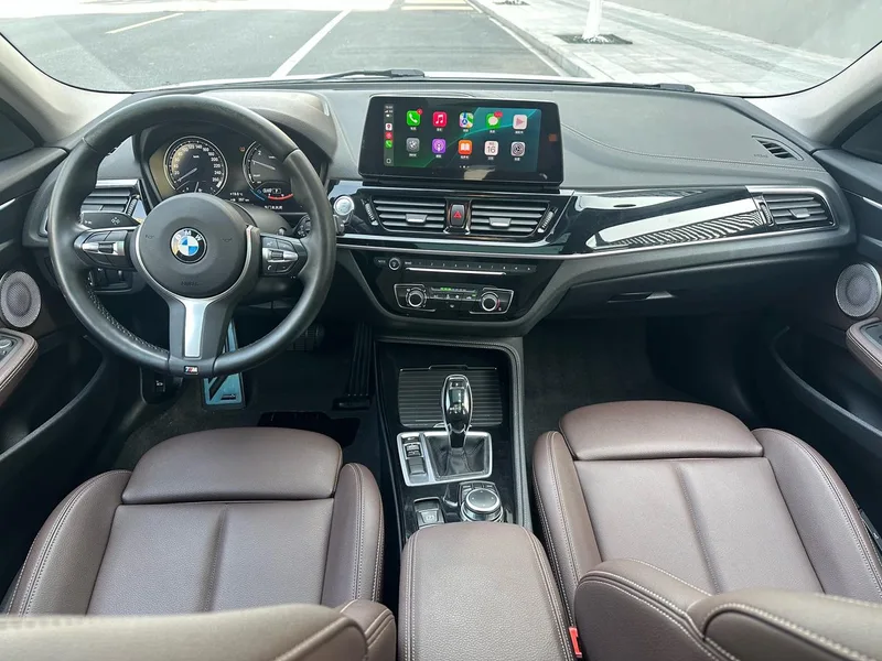 BMW 1 Series 2023 120i M Sports Obsidian Night Edition interior photo 11 BMW 1 Series 2023 120i M Sports Obsidian Night Edition interior photo 11