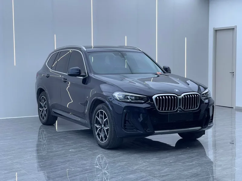 BMW X3 2022 Mise à jour xDrive25i M Ensemble de sport extérieur photo 3 BMW X3 2022 Mise à jour xDrive25i M Ensemble de sport extérieur photo 3