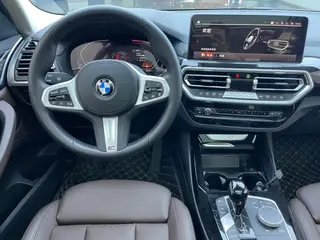 BMW X3 2022 Mise à jour xDrive25i M Ensemble de sport extérieur photo 8 BMW X3 2022 Mise à jour xDrive25i M Ensemble de sport extérieur photo 8