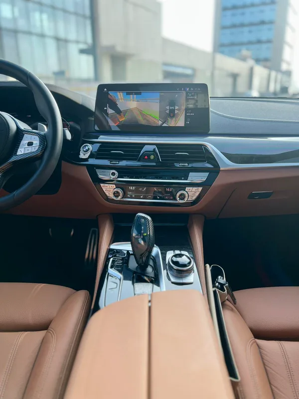 BMW 6 Series GT 2022 630i M Sports suit interior photo 11 BMW 6 Series GT 2022 630i M Sports suit interior photo 11