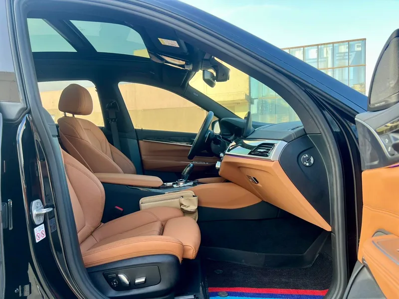 BMW 6 Series GT 2022 630i M Sports suit interior photo 15 BMW 6 Series GT 2022 630i M Sports suit interior photo 15