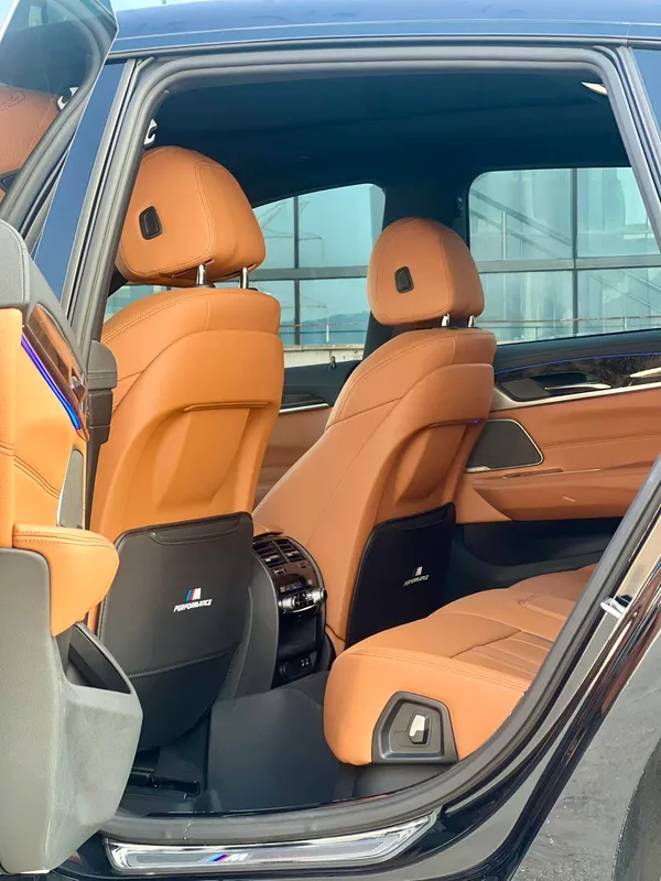BMW 6 Series GT 2022 630i M Sports suit interior photo 16 BMW 6 Series GT 2022 630i M Sports suit interior photo 16