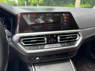 BMW 3 Series 2022 330i M Sports Night Suit interior photo 13 BMW 3 Series 2022 330i M Sports Night Suit interior photo 13