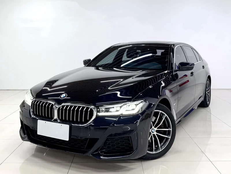 BMW 5 Series 2022 525Li M Sports suit exterior photo 1 BMW 5 Series 2022 525Li M Sports suit exterior photo 1