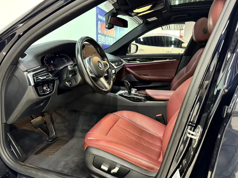 BMW 5 Series 2022 525Li M Sports suit exterior photo 4 BMW 5 Series 2022 525Li M Sports suit exterior photo 4