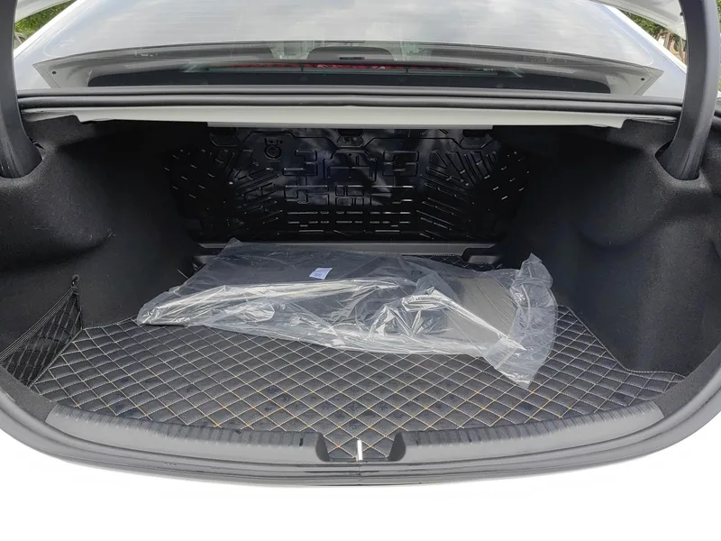 Mercedes-Benz C-Class 2024 Restyling C 260 L Sports version interior photo 11 Mercedes-Benz C-Class 2024 Restyling C 260 L Sports version interior photo 11