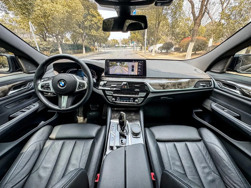 BMW 6 Series GT 2022 630i M Ensemble de sport intérieur photo 19 BMW 6 Series GT 2022 630i M Ensemble de sport intérieur photo 19