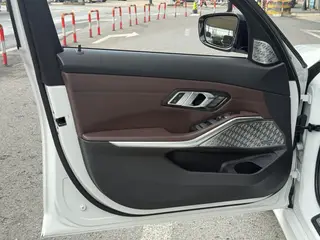 BMW 3 Series 2023 330i M Sports Night Suit interior photo 12 BMW 3 Series 2023 330i M Sports Night Suit interior photo 12