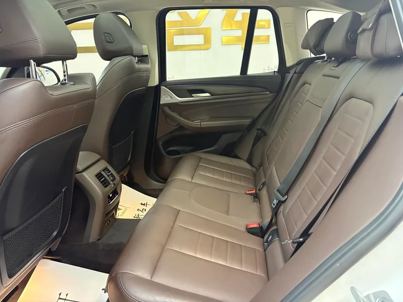 BMW X3 2021 Restyling xDrive28i M Sports suit interior photo 14 BMW X3 2021 Restyling xDrive28i M Sports suit interior photo 14