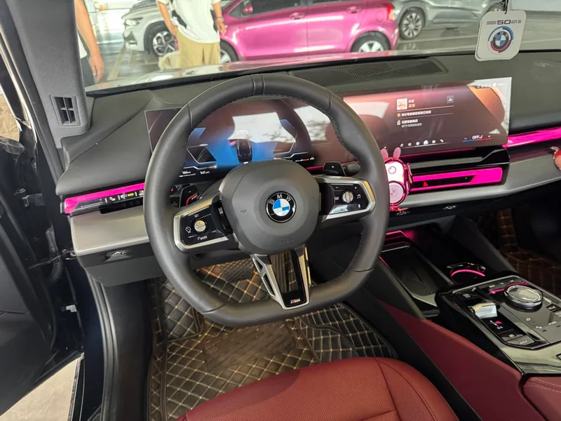 BMW 5 Series 2025 530Li Leading Type M Sports suit exterior photo 6 BMW 5 Series 2025 530Li Leading Type M Sports suit exterior photo 6