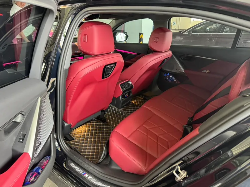 BMW 5 Series 2025 530Li Leading Type M Sports suit interior photo 8 BMW 5 Series 2025 530Li Leading Type M Sports suit interior photo 8