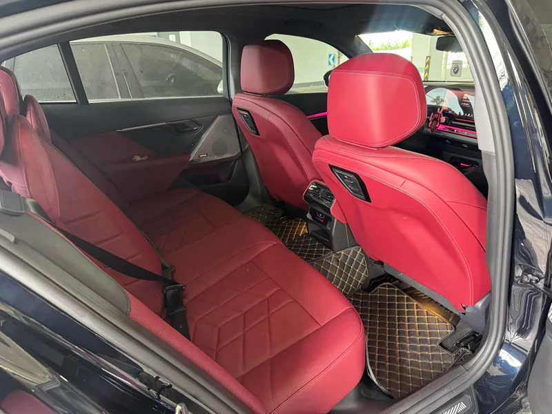 BMW 5 Series 2025 530Li Leading Type M Sports suit interior photo 10 BMW 5 Series 2025 530Li Leading Type M Sports suit interior photo 10
