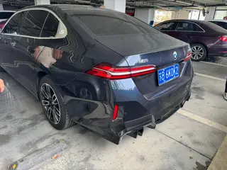 BMW 5 Series 2025 530Li Leading Type M Sports suit interior photo 11 BMW 5 Series 2025 530Li Leading Type M Sports suit interior photo 11