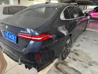 BMW 5 Series 2025 530Li Leading Type M Sports suit interior photo 12 BMW 5 Series 2025 530Li Leading Type M Sports suit interior photo 12