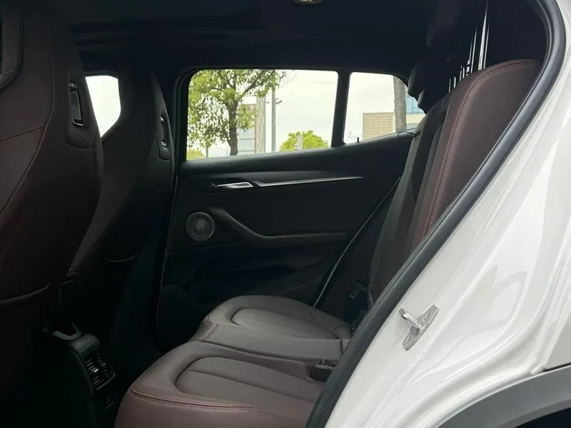 BMW X2 2021 sDrive25i Líder M Conjunto deportivo interior foto 8 BMW X2 2021 sDrive25i Líder M Conjunto deportivo interior foto 8
