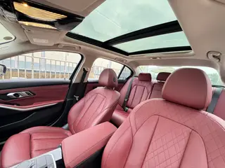 BMW 3 Series 2023 320Li M Conjunto deportivo interior foto 12 BMW 3 Series 2023 320Li M Conjunto deportivo interior foto 12