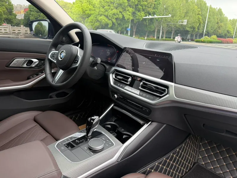 BMW 3 Series 2022 Restyling 325i M Sports Night Suit interior photo 16 BMW 3 Series 2022 Restyling 325i M Sports Night Suit interior photo 16