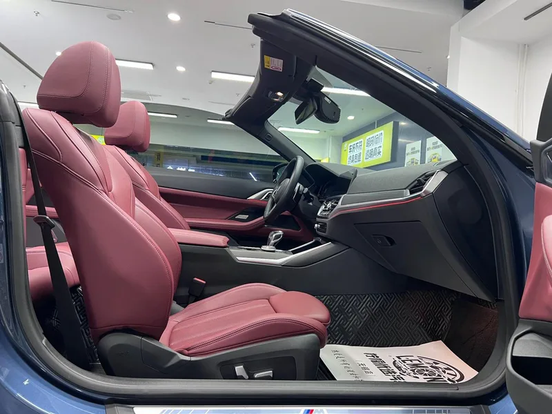BMW 4 Series 2022 425i Convertible M Sports suit interior photo 14 BMW 4 Series 2022 425i Convertible M Sports suit interior photo 14